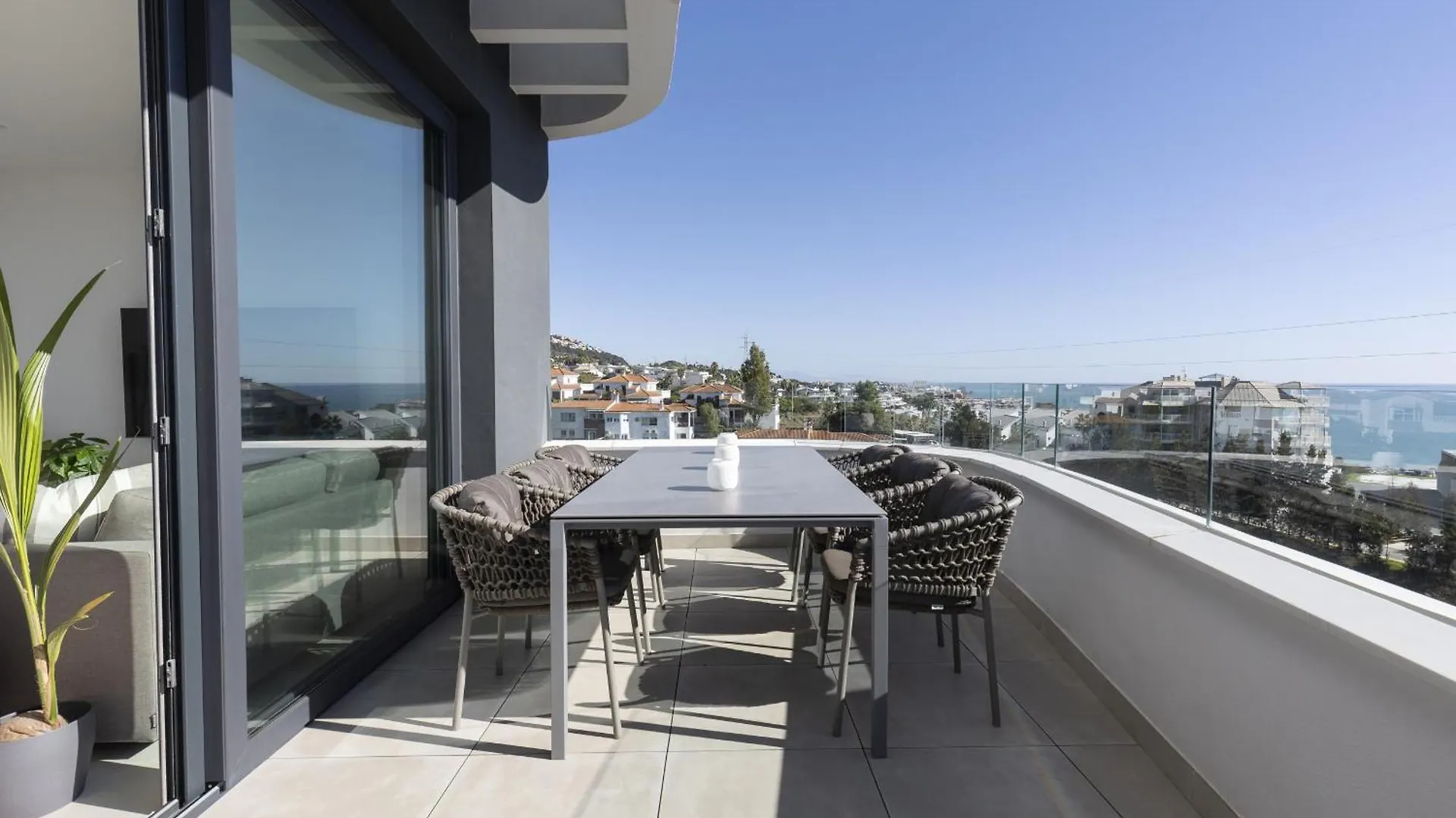Apartment Higueron Skyline Suite Fuengirola Spain